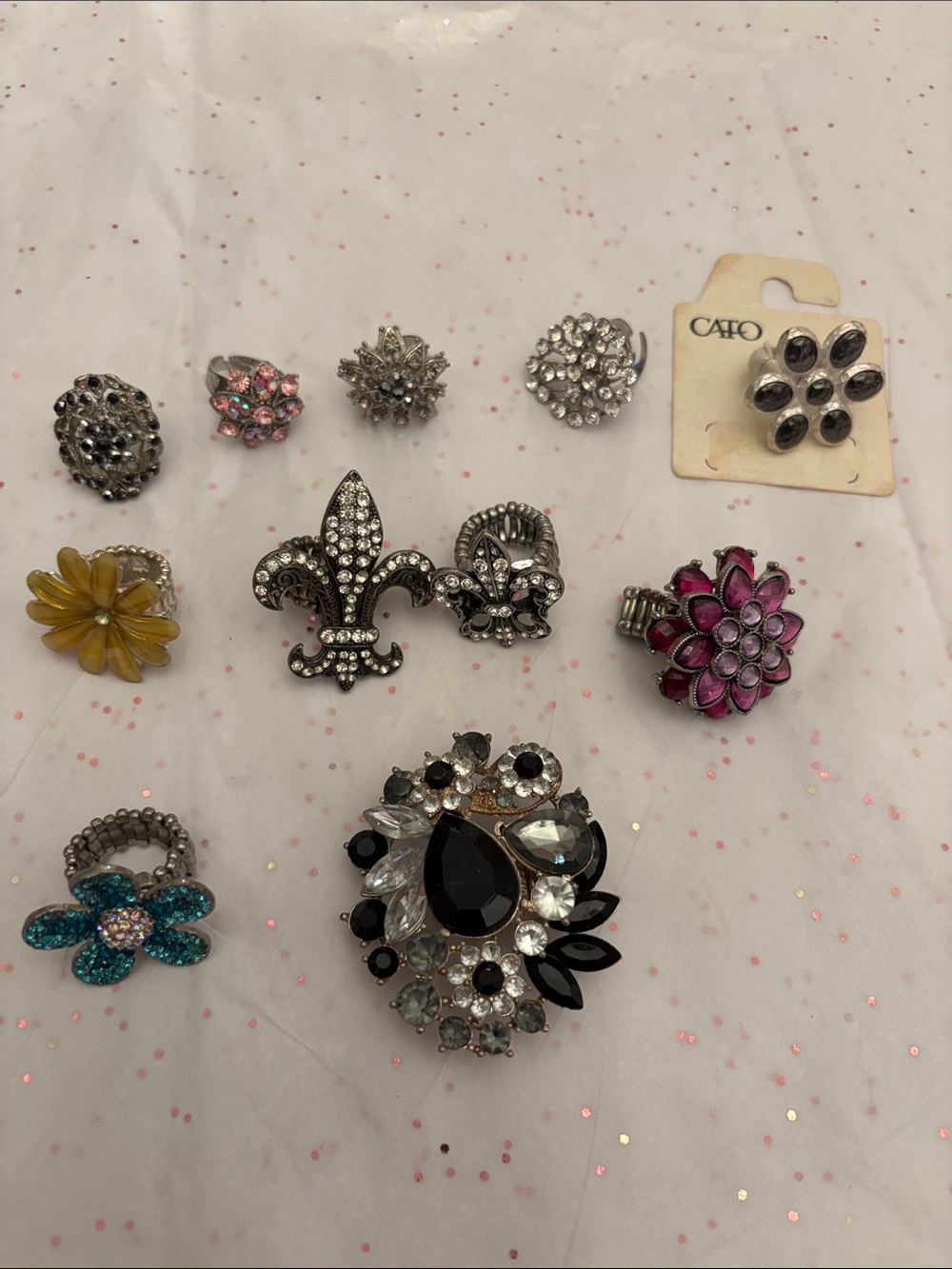 11 Stretchy and Adjustable Rings‎